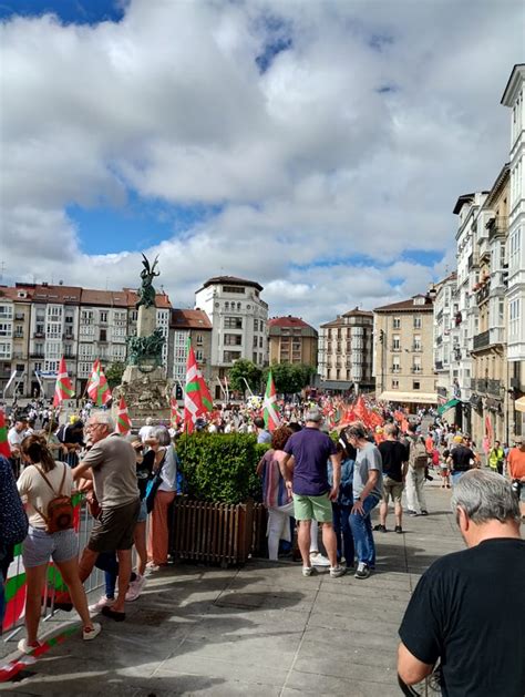 amigos vitoria|Amigos a los que les gusta Vitoria.